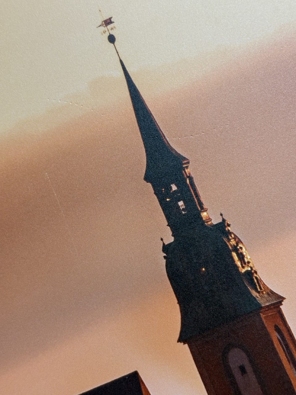 Wandbild 'Herbstlicher Altstadtblick mit Petrikirche' 75x50cm auf 5mm Forex - B-Ware