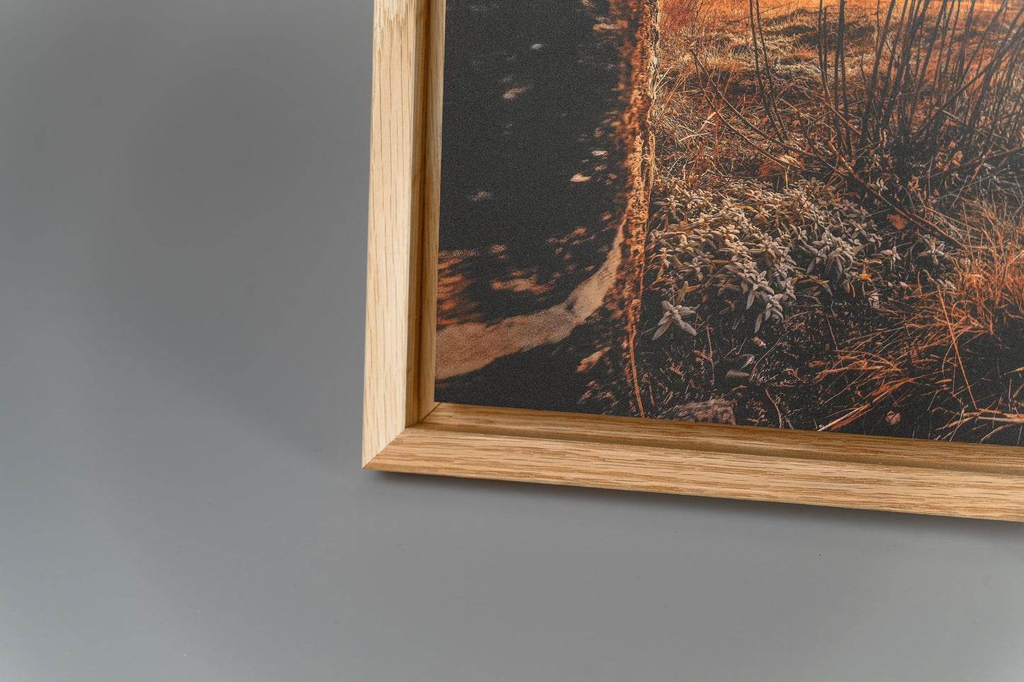 Halde Alte Elisabeth im Schattenfugenrahmen Eiche Natur Holzrahmen Detailansicht untere Ecke Ecke