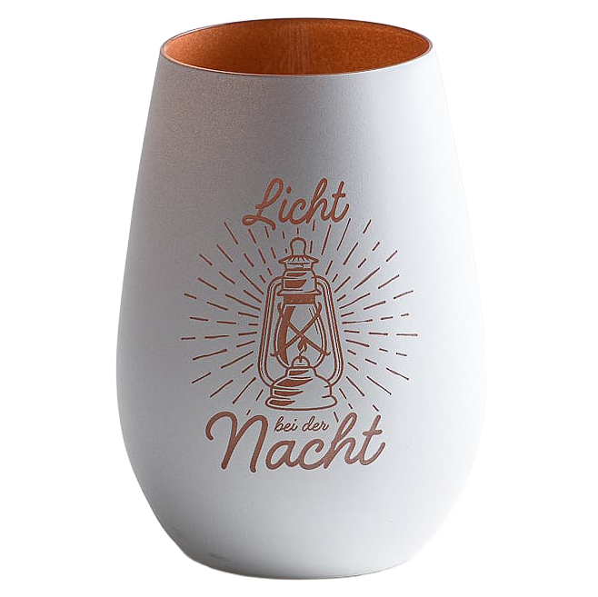 Zweifarbiges Bergstadt-Windlicht mit dem Motiv „Licht bei der Nacht“. Außen matt weiß lackiert, innen in warmem Bronzeton. Zeigt eine klassische Bergmannslampe mit strahlendem Lichtschein – gefertigt aus sächsischem Glas und mit Lasergravur veredelt.