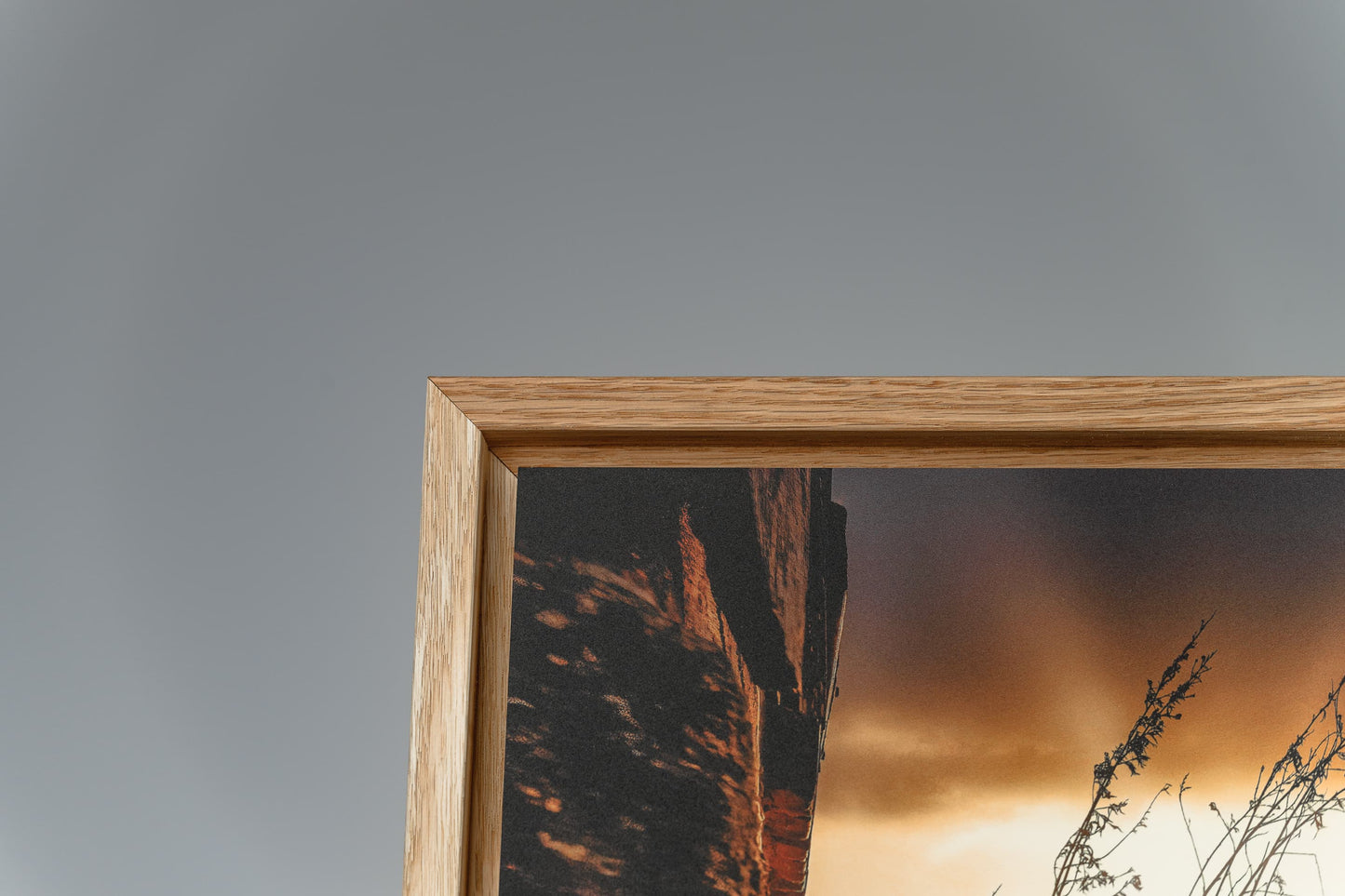 Halde Alte Elisabeth im Schattenfugenrahmen Eiche Natur Holzrahmen Detailansicht obere Ecke