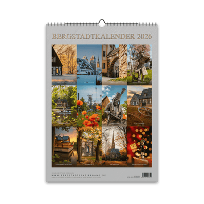 Rückseite des Bergstadtkalenders 2026 im DIN-A3-Hochformat mit allen zwölf Monatsmotiven aus Freiberg, darunter Reiche Zeche, Schlossplatz, Donatskirche und Weihnachtsbergmann.
