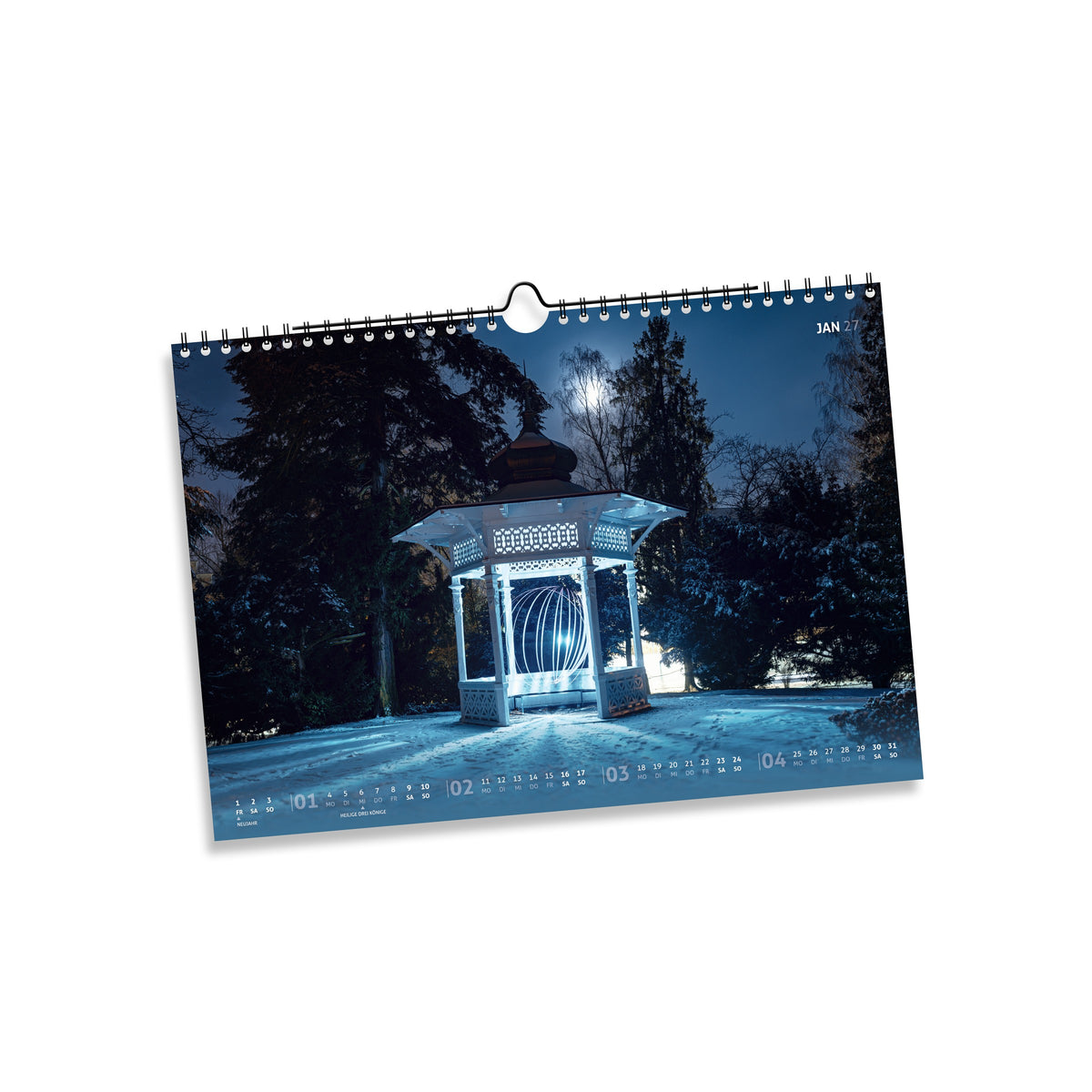 Januar 2027: beleuchteter Pavillon im verschneiten Albertpark Freiberg auf dem Wandkalender im DIN A4 Querformat.